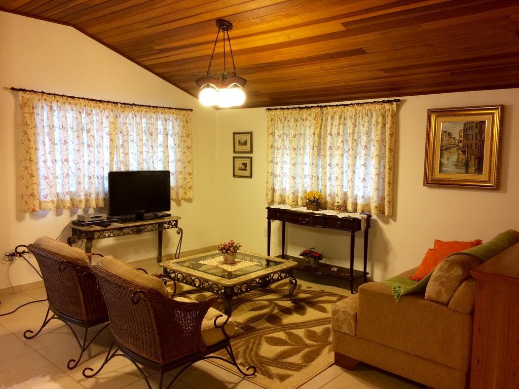 Chale Aconchegante Villa Monte Verde  Ruang foto