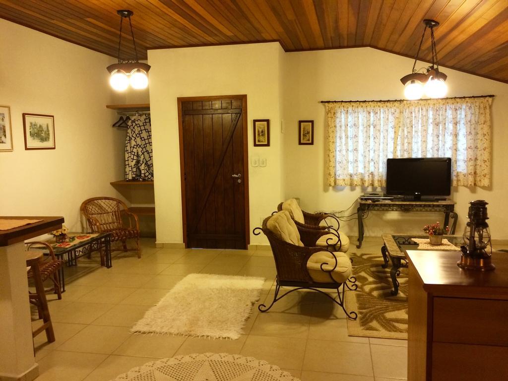 Chale Aconchegante Villa Monte Verde  Ruang foto
